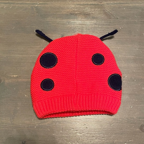 4/$15🌸 Ladybug Knit Baby Hat size 0-3 months - Picture 3 of 3